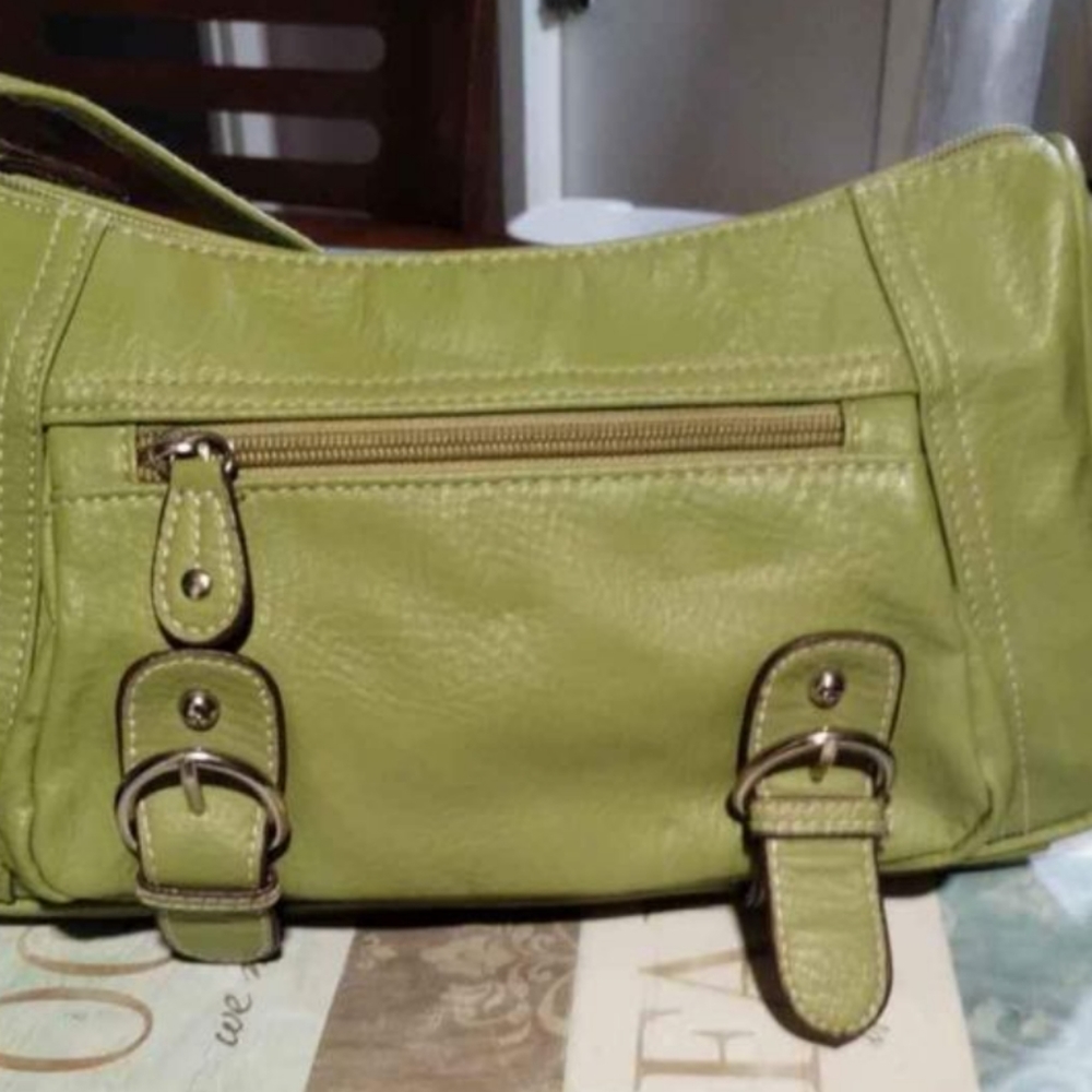 Cute no name purse!